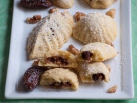 Maamoul (Date-Stuffed Cookies)
