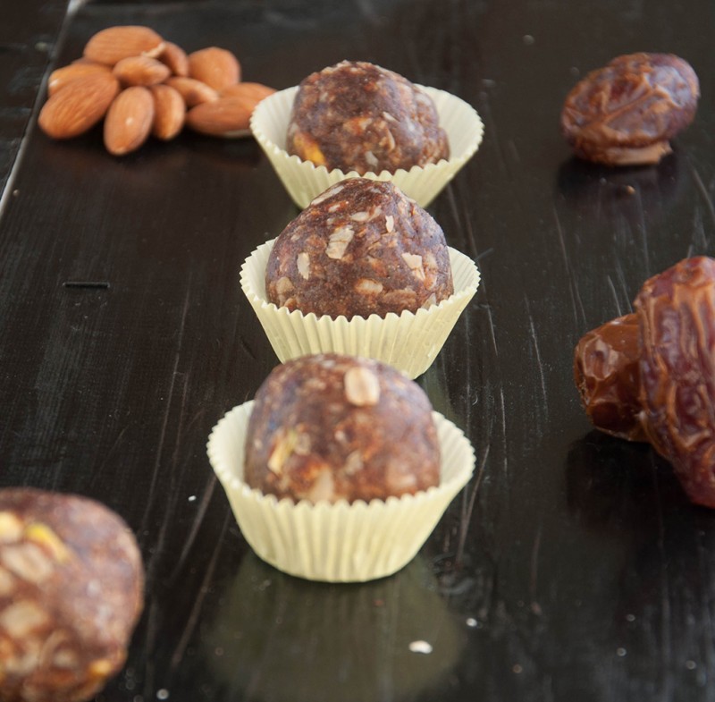 No Bake Date Granola Energy Bites with almonds